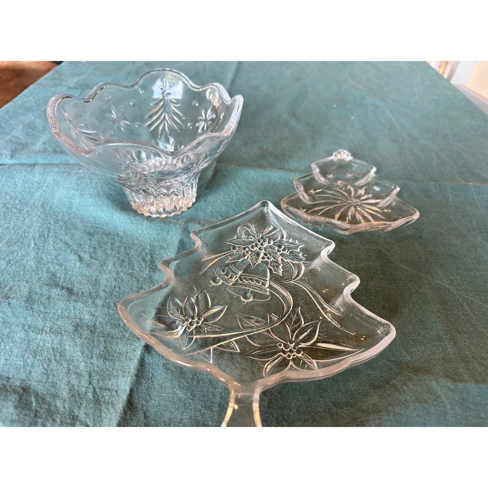 Mikasa Vintage Clear Glass Christmas Serving Set Pedestal Bowl Tree Dishes 3pc